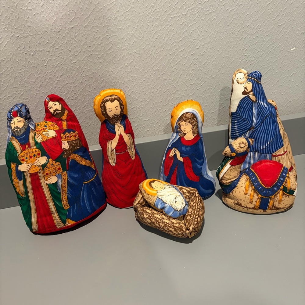 Vintage 7 Pc Handmade Hand-Sewn Christmas Pillows Nativity Scene Baby Jesus Mary